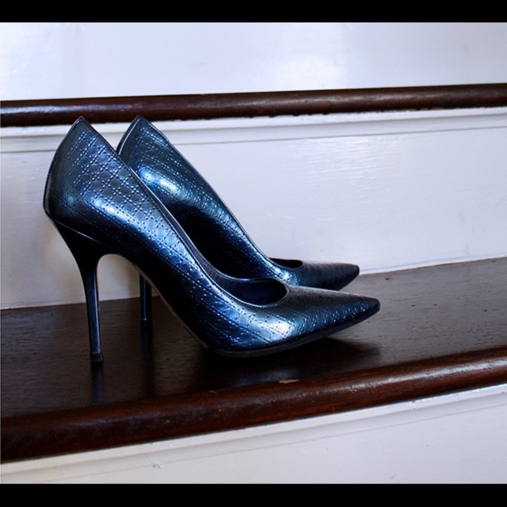 Dior Metal finish pump size 7